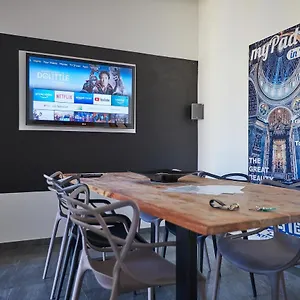In Front Of St Peter's Square And Vatican Museums - Mypad In Apartment